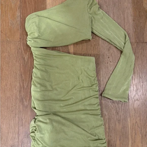 Oh Polly Light Green cut out dress size 6 - Picture 2 of 6